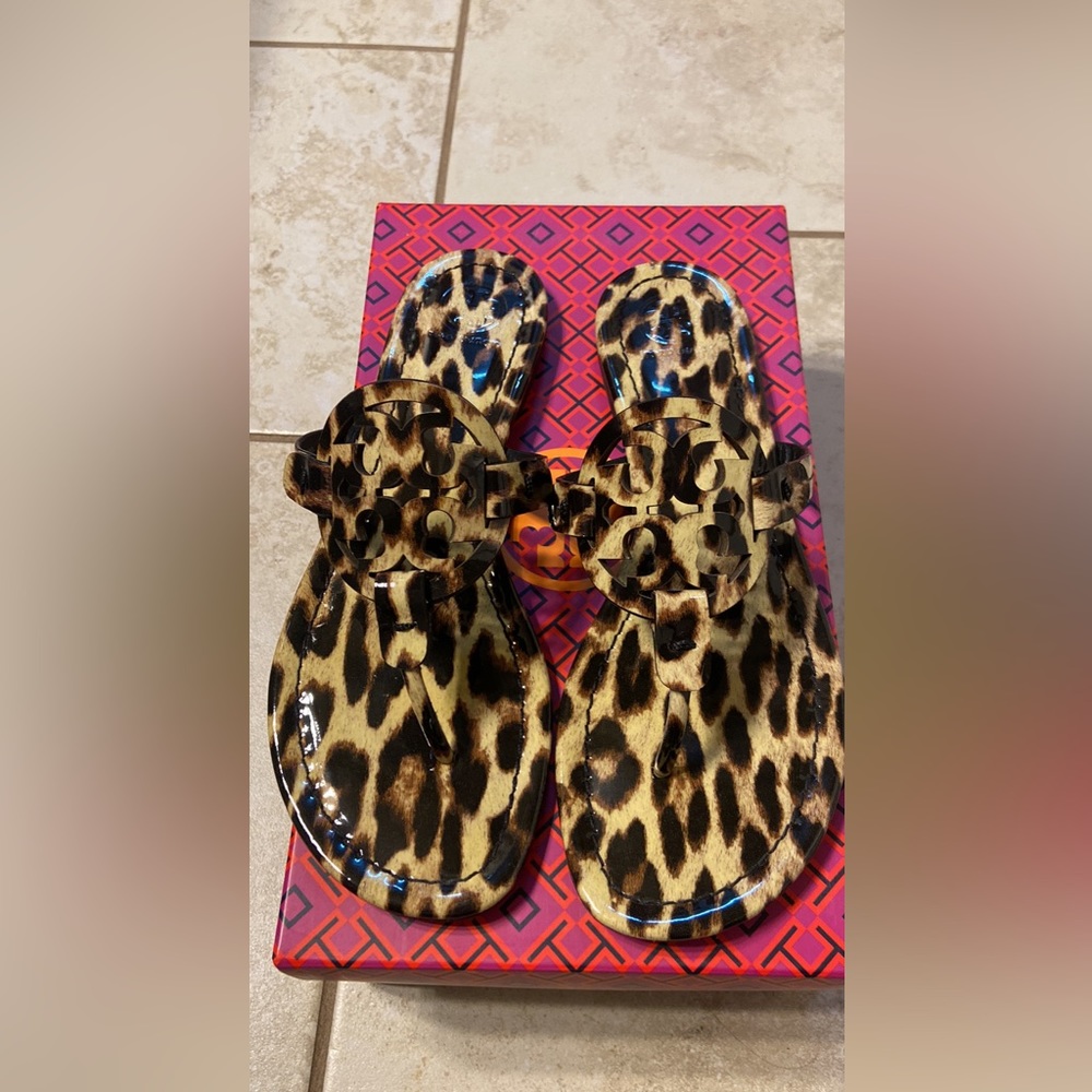 Tory Burch millers size 8